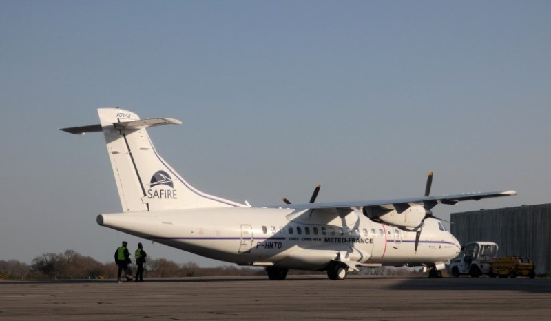 Un satellite, un avion et un bateau à la poursuite des vagues